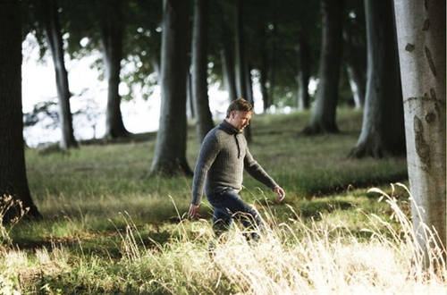 mikael persbrandt dans les bois