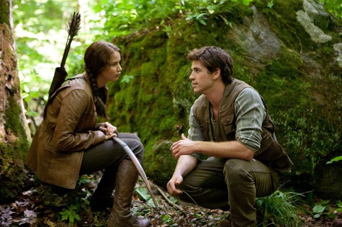 jennifer-lawrence-liam-hemsworth-jpg