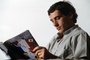 ayrton-senna-lisant-jpg
