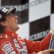 senna-fetant-sa-victoire-jpg