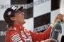 senna-fetant-sa-victoire-jpg