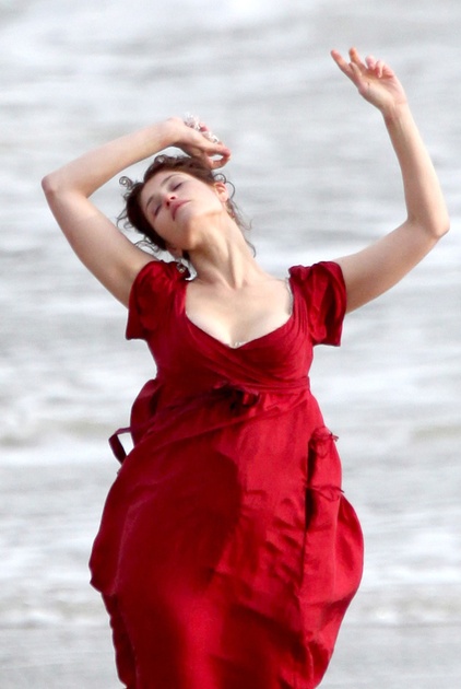 gemma-arterton-s-ecroulant-jpg