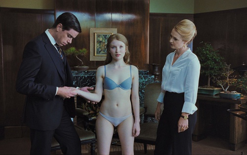 emily-browning-en-sous-vetements-jpg