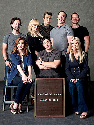 thomas-ian-nicholas-alysson-hannigan-mena-suvari-eddie-kaye-thomas-jason-biggs-chris-klein-tara-reid-sean-william-scott-jpg