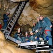 l-equipe-dans-la-grotte-jpg