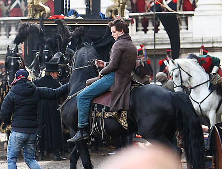 eddie-redmayne-a-cheval-jpg