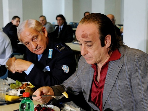 toni-servillo-a-table-jpg