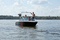 des-jeunes-sur-un-bateau-jpg