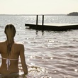 une-femme-se-baigne-jpg