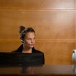 alicia-vikander-receptionniste-jpg
