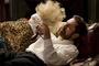 rupert-everett-avec-un-plumeau-pour-le-film-oh-my-god-jpg
