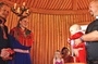 une-famille-vivant-au-pole-nord-dans-jon-face-aux-vents-jpg