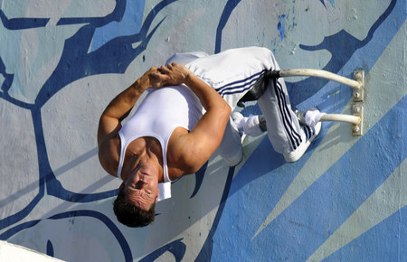 mark-wahlberg-tete-en-bas-jpg
