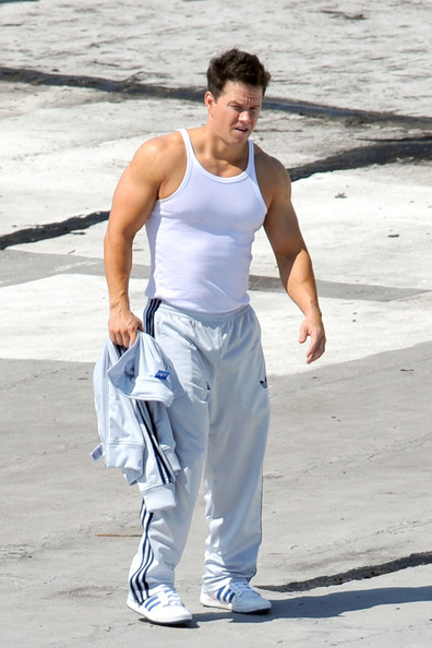mark-wahlberg-tout-en-muscles-jpg