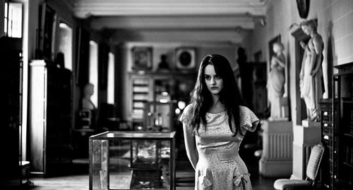 noemie-merlant-en-noir-et-blanc-jpg