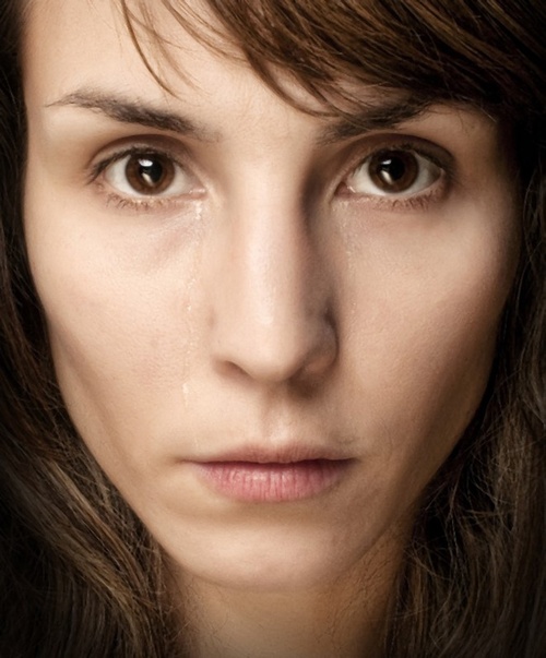noomi-rapace-triste-jpg