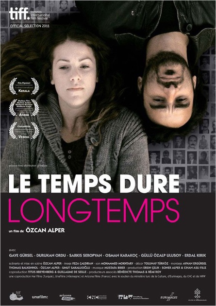 Affiche du film Le Temps dure longtemps 