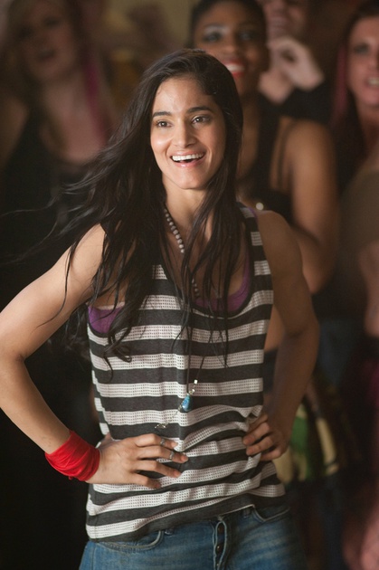 sofia-boutella-en-pleine-danse-jpg