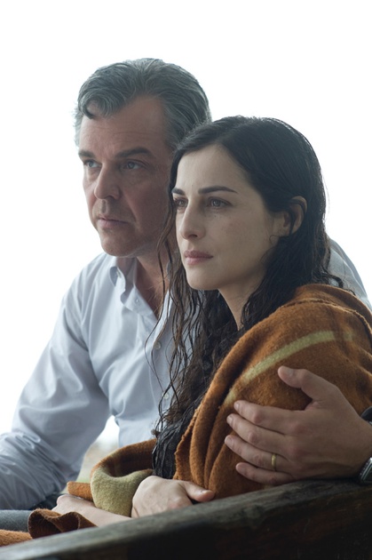 danny-huston-amira-casar-jpg