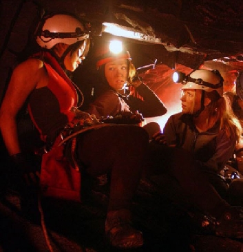 natalie mendoza alex reid shauna macdonald - The Descent