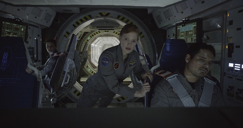 commandant-lewis-beth-martinez-vaisseau-spaceship-jpg