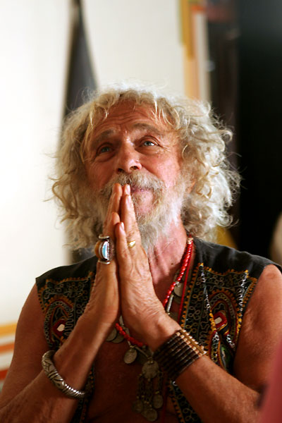 Pierre Richard prie