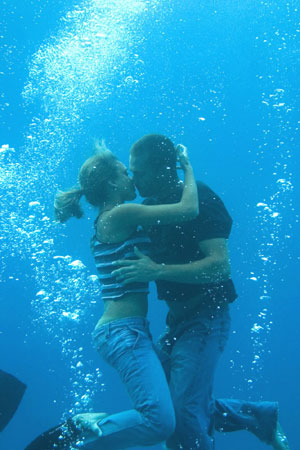 jessica alba et paul walker sous l eau