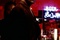 bruce-willis-dans-un-bar-jpg