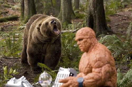 un ours contre michael chiklis