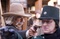 sam elliott menace avec un pistolet