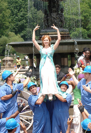 amy adams devant la fontaine