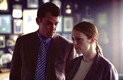 ray liotta julianne moore