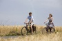 David Kross et Kate Winslet à vélo