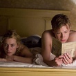 David Kross fait la lecture à Kate Winslet