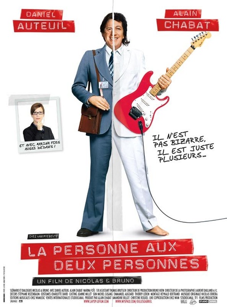 la personne aux deux personnes affiche - La personne aux deux personnes