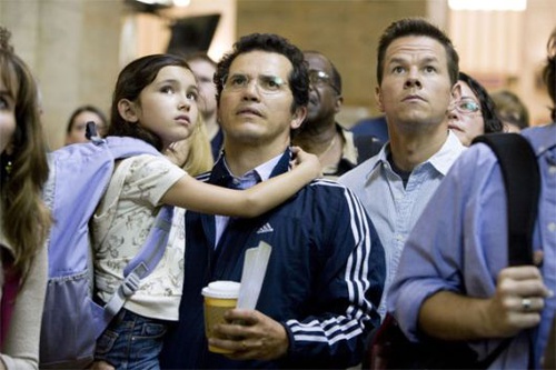 ashlyn sanchez john leguizamo mark walhberg