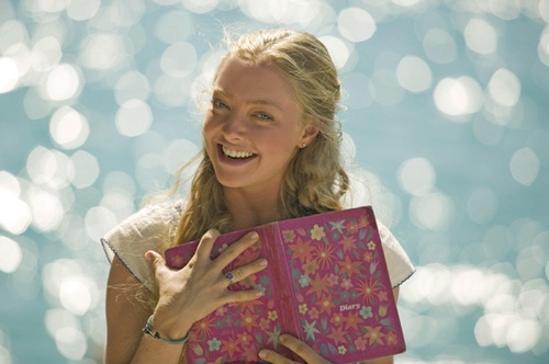 amanda seyfried avec le journal de sa m  re