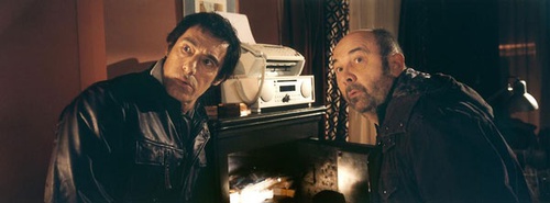 gerard jugnot et gerard lanvin devant le coffre fort