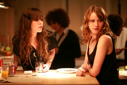 Christa Theret et Lou Lesage