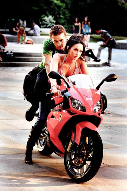 shia labeouf et megan fox a moto