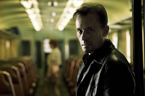 robert knepper dans le train - Le Transporteur 3
