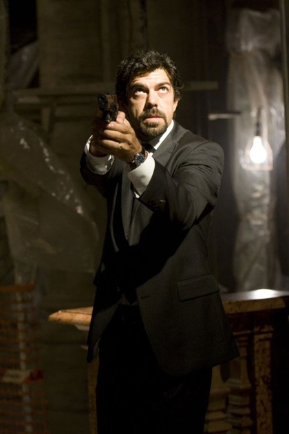 pierfrancesco favino dans anges et demons