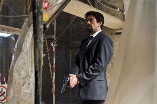 pierfrancesco favino et son pistolet
