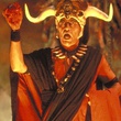 amrish puri faisant un rituel