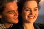 Kate Winslet et Leonardo DiCaprio sourient