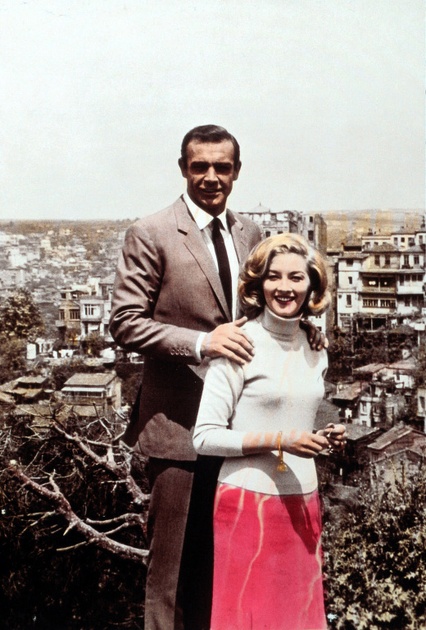 sean-connery-avec-daniela-bianchi-jpg