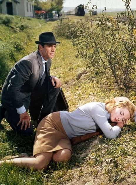 sean-connery-daniela-bianchi-jpg