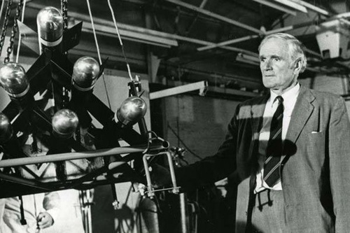 desmond-llewelyn-jpg