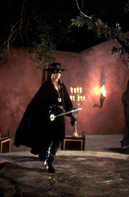 antonio-banderas-alias-zorro-jpg