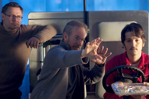 steven-spielberg-diego-luna-jpg